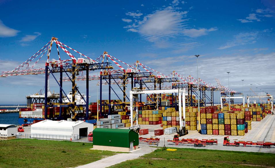 Ngqura Container Terminal © http://www.citypress.co.za